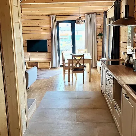 Milo Jest Tu Chalet *